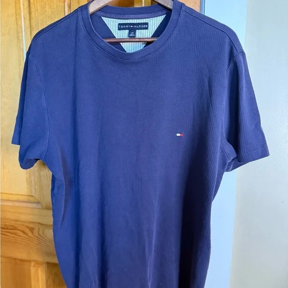 Tommy Hilfiger Men's Classic Navy Tee - Picture 2 of 6